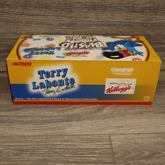 Terry Labonte #5 Kellogg’s Marshmallow Blasted Froot Loops Monte Carlo 1:24 - Picture 2 of 12